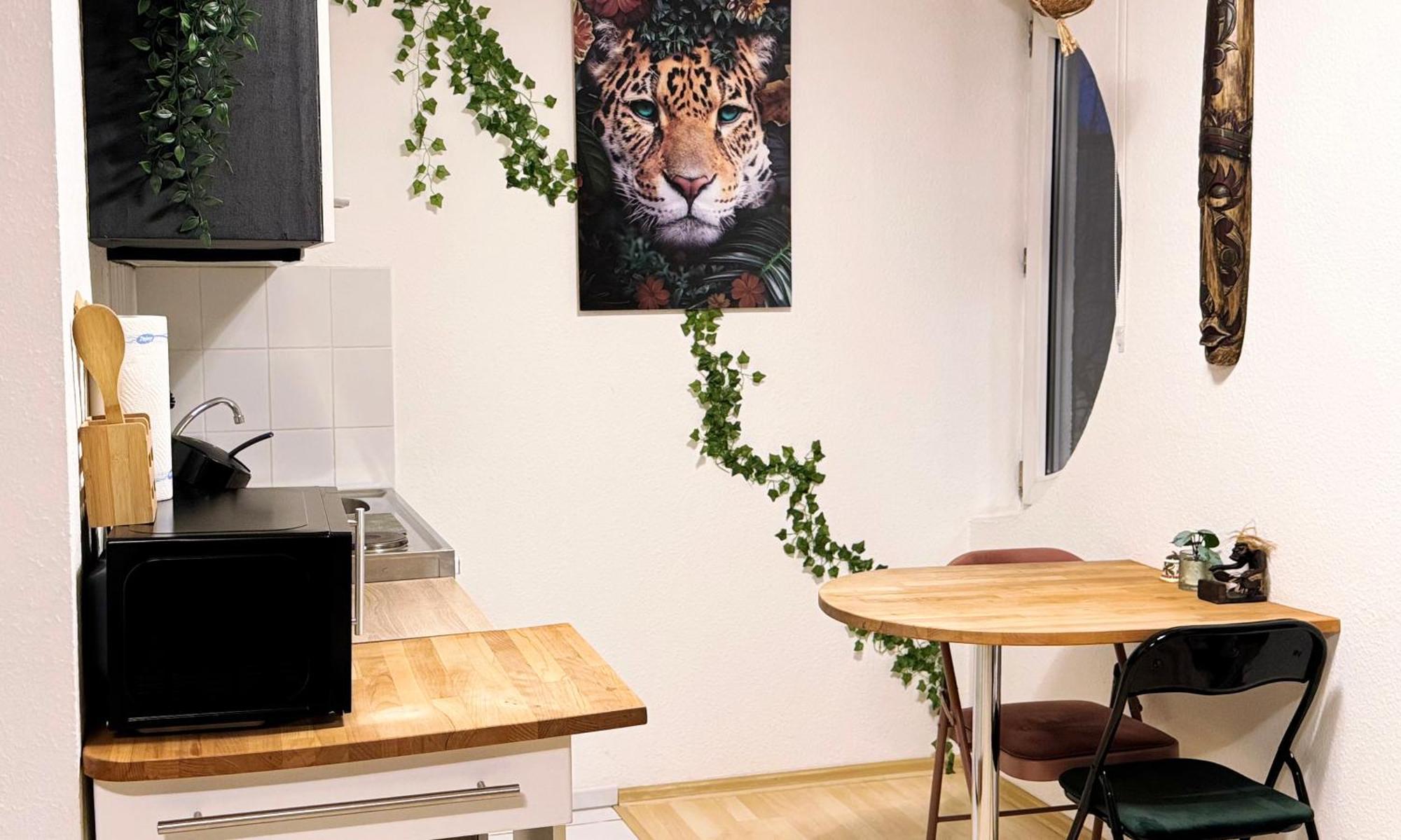 Zentrumnah Inklusive Parkplatz Jungle-Suite By Rentigo - Ruheoase Im Herzen Von Saarbruecken! エクステリア 写真